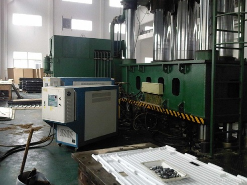 復(fù)合材料模溫機(jī)，玻璃鋼成型模具溫度控制機(jī)，炭纖維成型模溫機(jī)